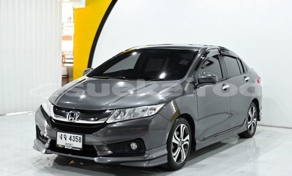 ซื้อ รถมือสอง Honda City สีดำ รถยนต์ ใน %{เมือง} ใน กรุงเทพมหานคร