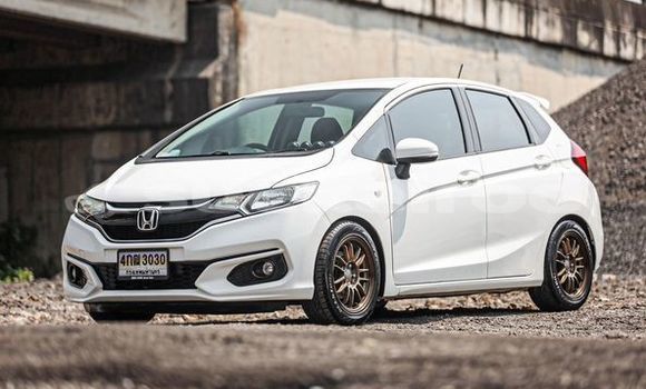 Buy Used Honda Jazz White Car in Bangkok in Bangkok