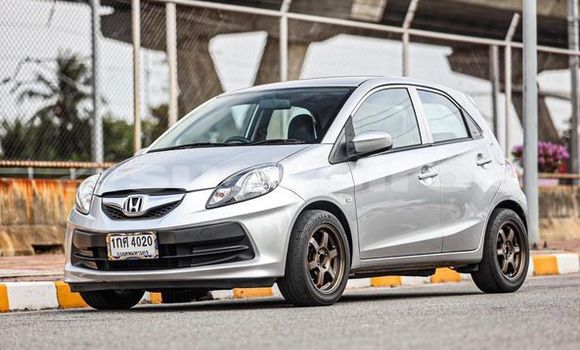 ซื้อ รถมือสอง Honda Brio เงิน รถยนต์ ใน %{เมือง} ใน กรุงเทพมหานคร