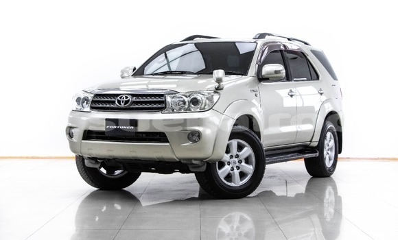 ซื้อ รถมือสอง Toyota Fortuner สีน้ำตาล รถยนต์ ใน %{เมือง} ใน กรุงเทพมหานคร ซื้อ รถมือสอง Toyota Fortuner สีน้ำตาล รถยนต์ ใน %{เมือง} ใน กรุงเทพมหานคร