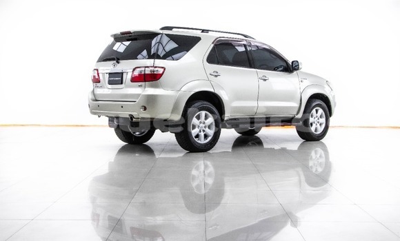 Buy Used Toyota Fortuner Brown Car in Bangkok in Bangkok Buy Used Toyota Fortuner Brown Car in Bangkok in Bangkok
