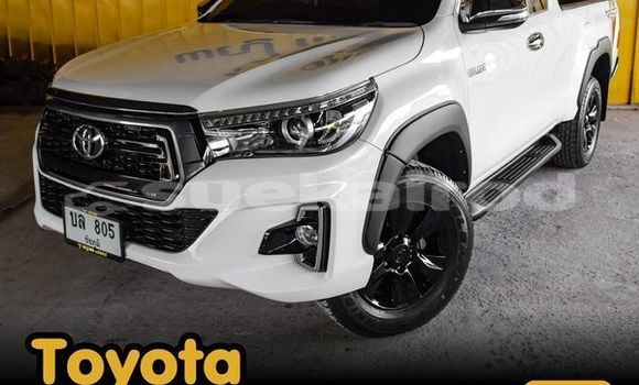 ซื้อ รถมือสอง Toyota Hiluxe Revo ขาว รถยนต์ ใน %{เมือง} ใน กรุงเทพมหานคร
