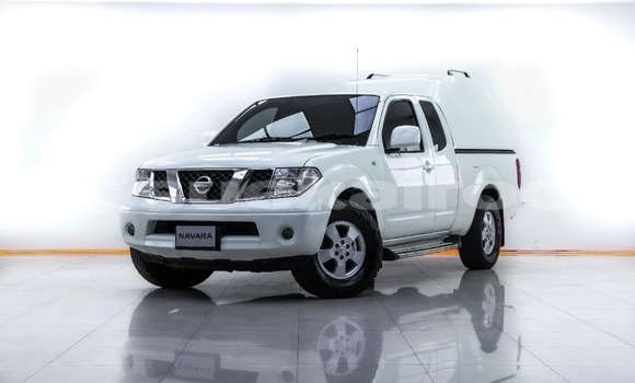ซื้อ รถมือสอง Nissan Navara ขาว รถยนต์ ใน %{เมือง} ใน กรุงเทพมหานคร