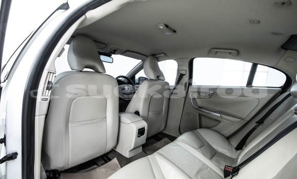 ซื้อ รถมือสอง Volvo V60 ขาว รถยนต์ ใน %{เมือง} ใน กรุงเทพมหานคร ซื้อ รถมือสอง Volvo V60 ขาว รถยนต์ ใน %{เมือง} ใน กรุงเทพมหานคร