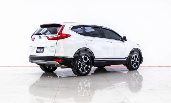 Buy Used Honda CR-V White Car in Bangkok in Bangkok Buy Used Honda CR-V White Car in Bangkok in Bangkok