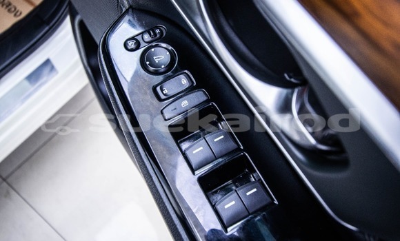 Buy Used Honda CR-V White Car in Bangkok in Bangkok Buy Used Honda CR-V White Car in Bangkok in Bangkok