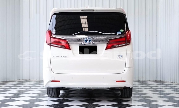 Buy Used Toyota Alphard White Car in Bangkok in Bangkok Buy Used Toyota Alphard White Car in Bangkok in Bangkok