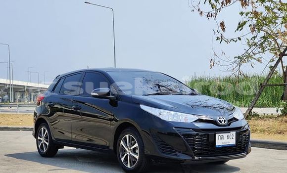ซื้อ รถมือสอง Toyota Yaris สีดำ รถยนต์ ใน %{เมือง} ใน กรุงเทพมหานคร
