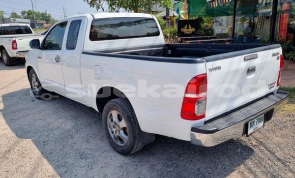 Buy Used Toyota Hiluxe VIGO White Car in Bangkok in Bangkok Buy Used Toyota Hiluxe VIGO White Car in Bangkok in Bangkok