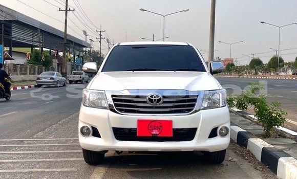 ซื้อ รถมือสอง Toyota Hiluxe VIGO ขาว รถยนต์ ใน %{เมือง} ใน กรุงเทพมหานคร