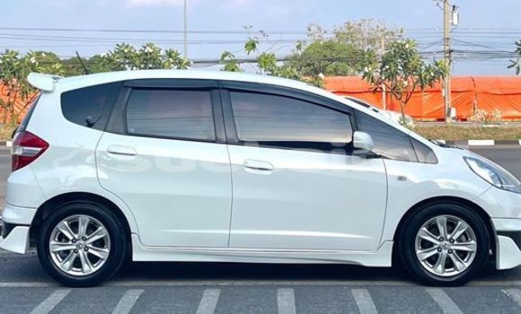 Buy Used Honda Jazz White Car in Bangkok in Bangkok Buy Used Honda Jazz White Car in Bangkok in Bangkok