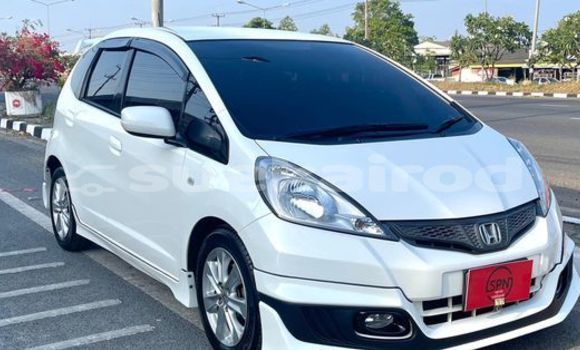 Buy Used Honda Jazz White Car in Bangkok in Bangkok Buy Used Honda Jazz White Car in Bangkok in Bangkok
