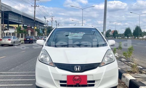 Buy Used Honda Jazz White Car in Bangkok in Bangkok