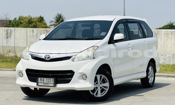 ซื้อ รถมือสอง Toyota Avanza ขาว รถยนต์ ใน %{เมือง} ใน กรุงเทพมหานคร