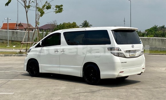 Buy Used Toyota Vellfire White Car in Bangkok in Bangkok Buy Used Toyota Vellfire White Car in Bangkok in Bangkok