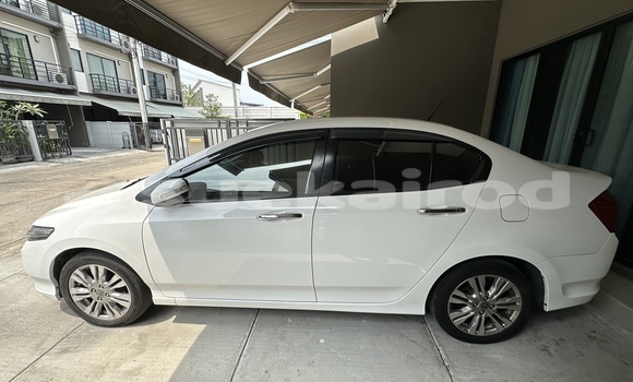 Buy New Honda City White Car in Nonthaburi in Nonthaburi