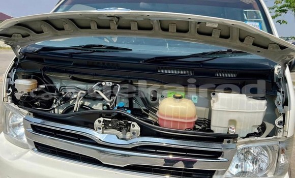 Buy Used Toyota Commuter White Car in Bangkok in Bangkok Buy Used Toyota Commuter White Car in Bangkok in Bangkok