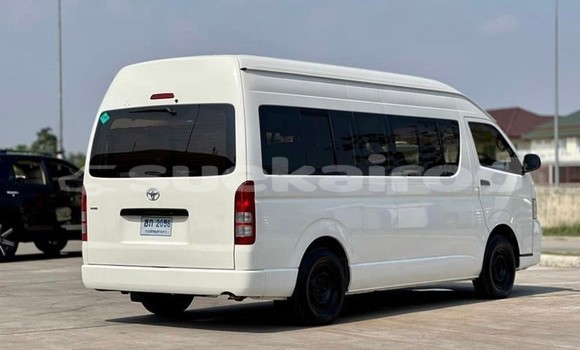 Buy Used Toyota Commuter White Car in Bangkok in Bangkok Buy Used Toyota Commuter White Car in Bangkok in Bangkok