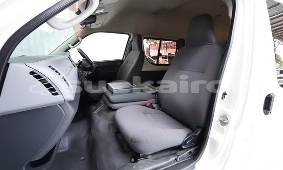 Buy Used Toyota Commuter White Car in Bangkok in Bangkok Buy Used Toyota Commuter White Car in Bangkok in Bangkok