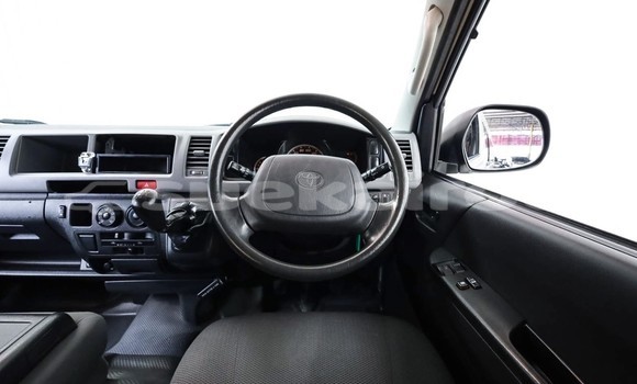 Buy Used Toyota Commuter White Car in Bangkok in Bangkok Buy Used Toyota Commuter White Car in Bangkok in Bangkok