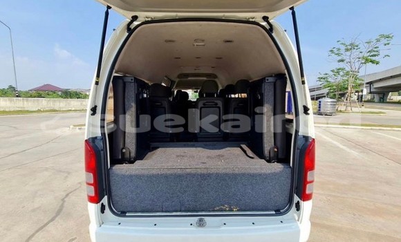 Buy Used Toyota Commuter White Car in Bangkok in Bangkok Buy Used Toyota Commuter White Car in Bangkok in Bangkok