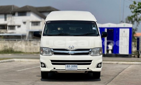 Buy Used Toyota Commuter White Car in Bangkok in Bangkok Buy Used Toyota Commuter White Car in Bangkok in Bangkok