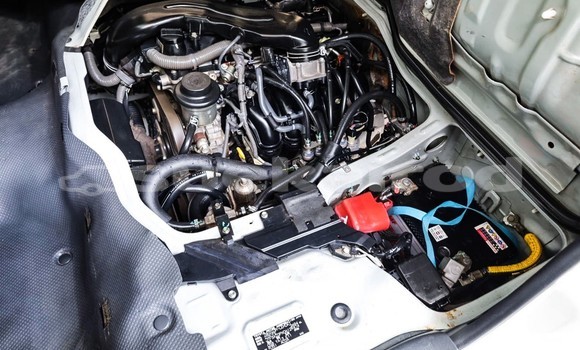 Buy Used Toyota Commuter White Car in Bangkok in Bangkok Buy Used Toyota Commuter White Car in Bangkok in Bangkok