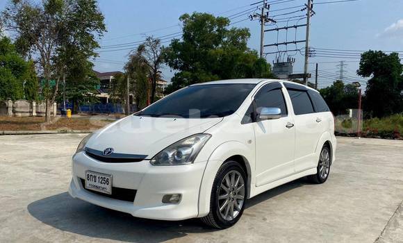 Buy Used Toyota Wish White Car in Bangkok in Bangkok