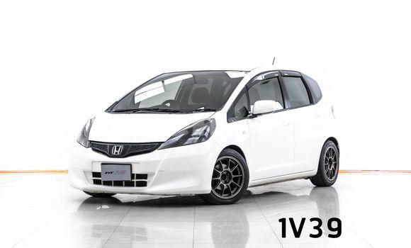 Buy Used Honda Jazz White Car in Bangkok in Bangkok Buy Used Honda Jazz White Car in Bangkok in Bangkok