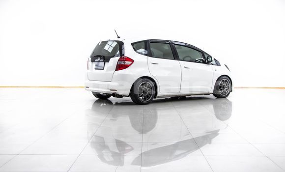 Buy Used Honda Jazz White Car in Bangkok in Bangkok Buy Used Honda Jazz White Car in Bangkok in Bangkok