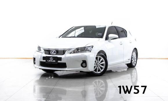 ซื้อ รถมือสอง Lexus CT ขาว รถยนต์ ใน %{เมือง} ใน กรุงเทพมหานคร