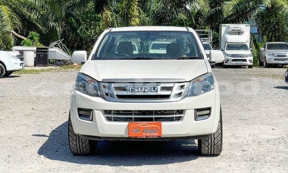 Buy Used Isuzu D-Max White Car in Bangkok in Bangkok Buy Used Isuzu D-Max White Car in Bangkok in Bangkok