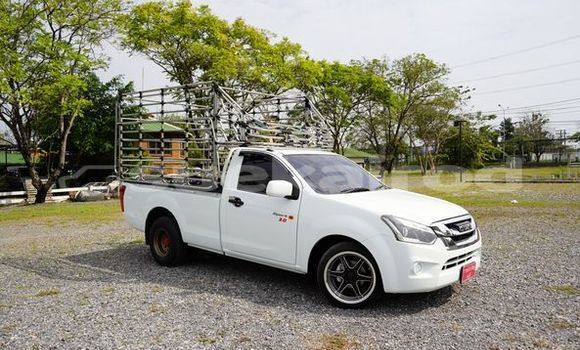ซื้อ รถมือสอง Isuzu D-Max ขาว รถยนต์ ใน %{เมือง} ใน กรุงเทพมหานคร