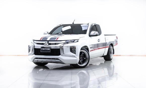 Buy Used Mitsubishi Triton White Car in Bangkok in Bangkok