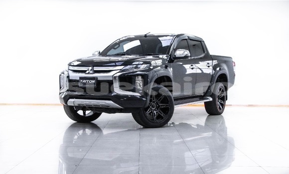 ซื้อ รถมือสอง Mitsubishi Triton สีดำ รถยนต์ ใน %{เมือง} ใน กรุงเทพมหานคร