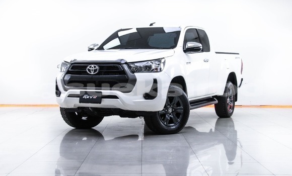 Buy Used Toyota Hiluxe Revo White Car in Bangkok in Bangkok
