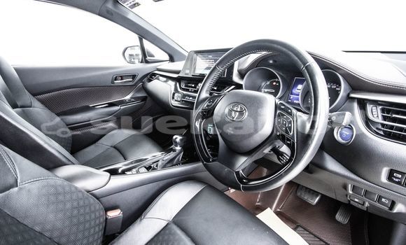 ซื้อ รถมือสอง Toyota C-HR สีแดง รถยนต์ ใน %{เมือง} ใน กรุงเทพมหานคร ซื้อ รถมือสอง Toyota C-HR สีแดง รถยนต์ ใน %{เมือง} ใน กรุงเทพมหานคร