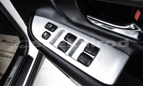 Buy Used Toyota Harrier White Car in Bangkok in Bangkok Buy Used Toyota Harrier White Car in Bangkok in Bangkok