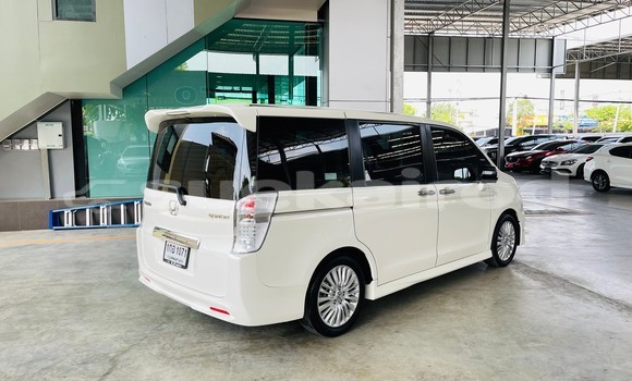 Buy Used Honda Stepwgn White Car in Bangkok in Bangkok Buy Used Honda Stepwgn White Car in Bangkok in Bangkok