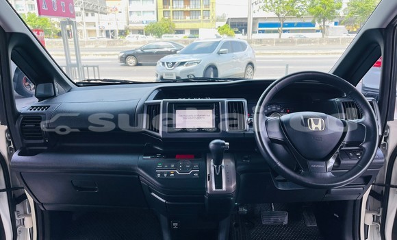 Buy Used Honda Stepwgn White Car in Bangkok in Bangkok Buy Used Honda Stepwgn White Car in Bangkok in Bangkok