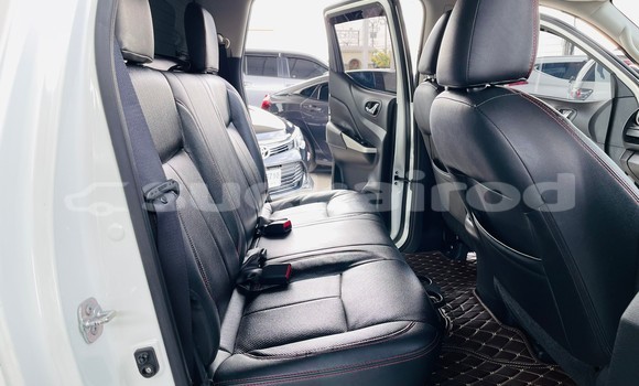 ซื้อ รถมือสอง Nissan Navara (Frontier) ขาว รถยนต์ ใน %{เมือง} ใน กรุงเทพมหานคร ซื้อ รถมือสอง Nissan Navara (Frontier) ขาว รถยนต์ ใน %{เมือง} ใน กรุงเทพมหานคร