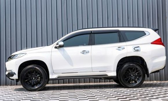 ซื้อ รถมือสอง Mitsubishi Pajero Sport ขาว รถยนต์ ใน %{เมือง} ใน ปทุมธานี ซื้อ รถมือสอง Mitsubishi Pajero Sport ขาว รถยนต์ ใน %{เมือง} ใน ปทุมธานี