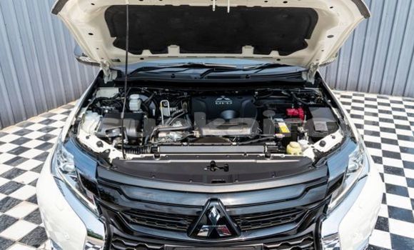 ซื้อ รถมือสอง Mitsubishi Pajero Sport ขาว รถยนต์ ใน %{เมือง} ใน ปทุมธานี ซื้อ รถมือสอง Mitsubishi Pajero Sport ขาว รถยนต์ ใน %{เมือง} ใน ปทุมธานี