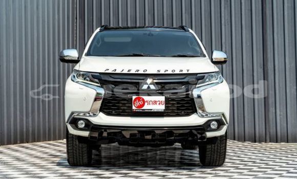 ซื้อ รถมือสอง Mitsubishi Pajero Sport ขาว รถยนต์ ใน %{เมือง} ใน ปทุมธานี ซื้อ รถมือสอง Mitsubishi Pajero Sport ขาว รถยนต์ ใน %{เมือง} ใน ปทุมธานี