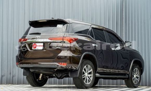 ซื้อ รถมือสอง Toyota Fortuner สีน้ำตาล รถยนต์ ใน %{เมือง} ใน ปทุมธานี ซื้อ รถมือสอง Toyota Fortuner สีน้ำตาล รถยนต์ ใน %{เมือง} ใน ปทุมธานี