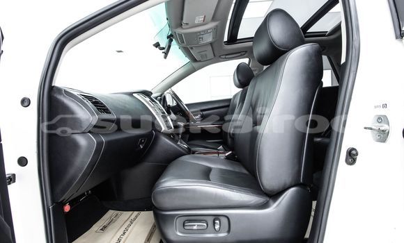 Buy Used Toyota Harrier White Car in Bangkok in Bangkok Buy Used Toyota Harrier White Car in Bangkok in Bangkok