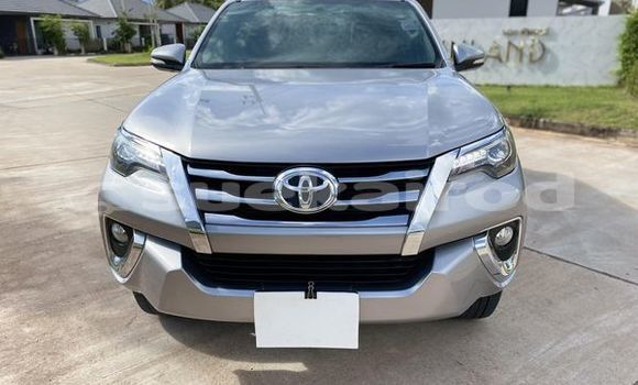 ซื้อ รถมือสอง Toyota Fortuner เงิน รถยนต์ ใน %{เมือง} ใน สุราษฎร์ธานี ซื้อ รถมือสอง Toyota Fortuner เงิน รถยนต์ ใน %{เมือง} ใน สุราษฎร์ธานี
