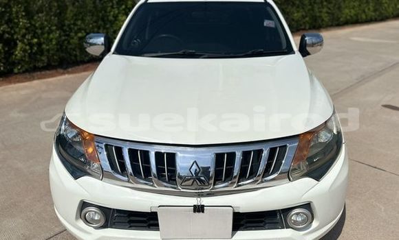 ซื้อ รถมือสอง Mitsubishi Triton ขาว รถยนต์ ใน %{เมือง} ใน สุราษฎร์ธานี