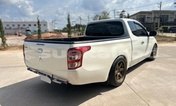ซื้อ รถมือสอง Mitsubishi Triton ขาว รถยนต์ ใน %{เมือง} ใน สุราษฎร์ธานี ซื้อ รถมือสอง Mitsubishi Triton ขาว รถยนต์ ใน %{เมือง} ใน สุราษฎร์ธานี