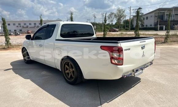 ซื้อ รถมือสอง Mitsubishi Triton ขาว รถยนต์ ใน %{เมือง} ใน สุราษฎร์ธานี ซื้อ รถมือสอง Mitsubishi Triton ขาว รถยนต์ ใน %{เมือง} ใน สุราษฎร์ธานี